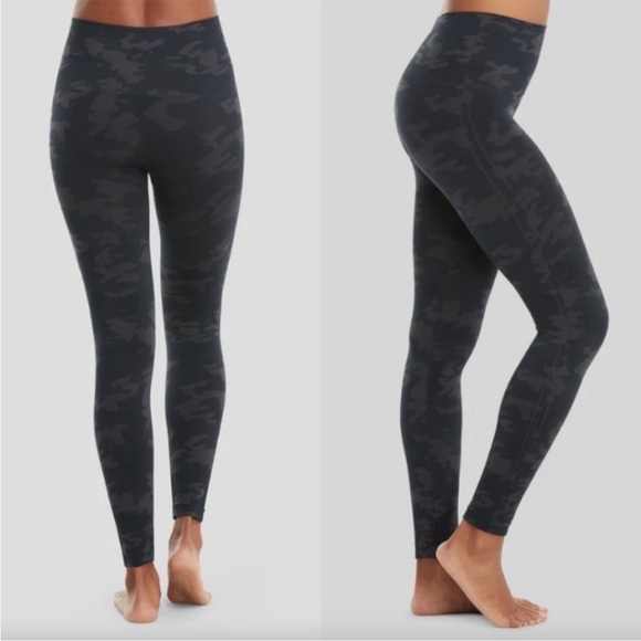 SPANX Look at Me Now Seamless Leggings Black Camo Small - Picture 1 of 11